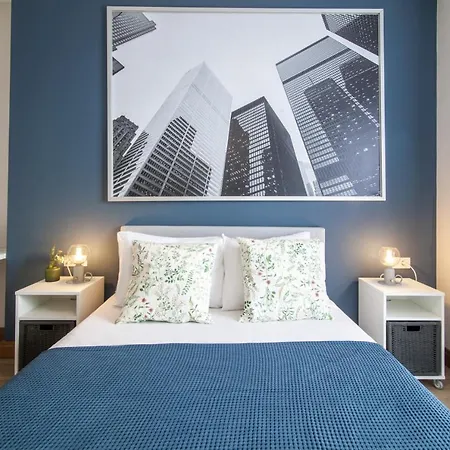 아파트 Central Flat With Balcony In Fikirtepe *