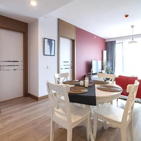 Central Flat With Balcony In Fikirtepe 아파트